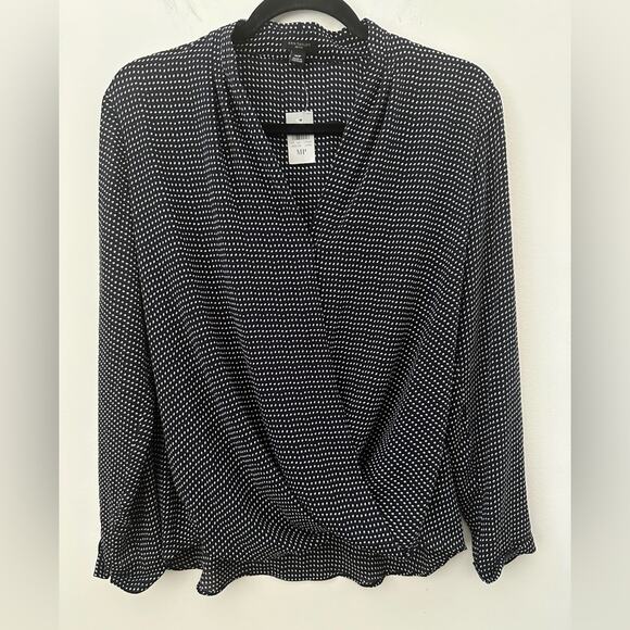 Ann Taylor Black And White Faux Wrap Blouse with V-Neckline Size MP NWT - Picture 1 of 6
